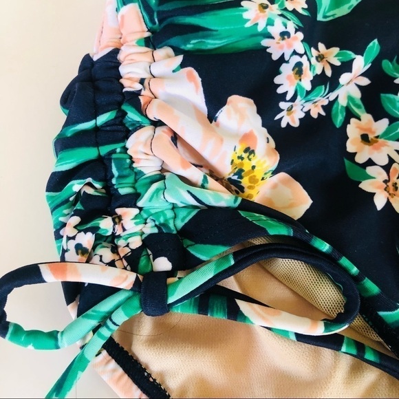 Kona Sol High Waisted Medium Coverage Tropical Floral Bikini Bottom Sz 16W/18W - Picture 3 of 11